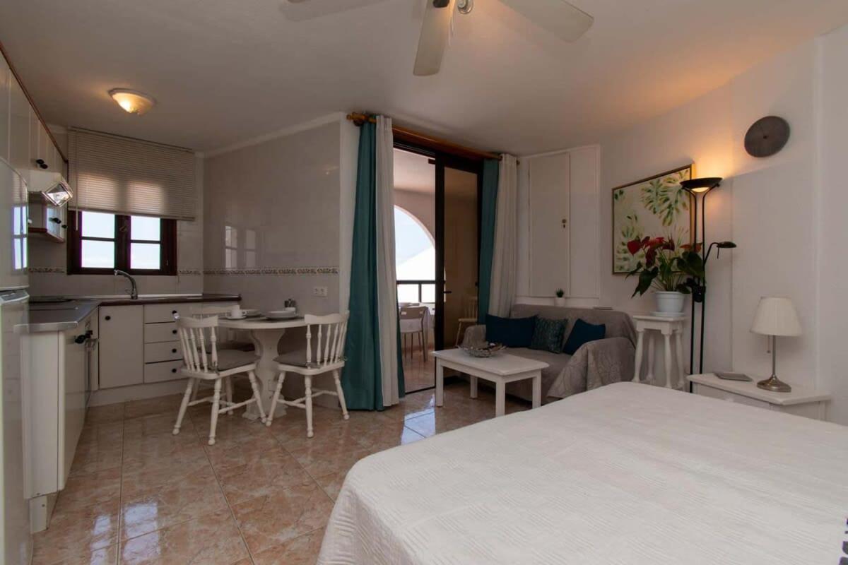 Parque Santiago II 269 - Studio With Sea And Pool Views Playa de las Américas Buitenkant foto